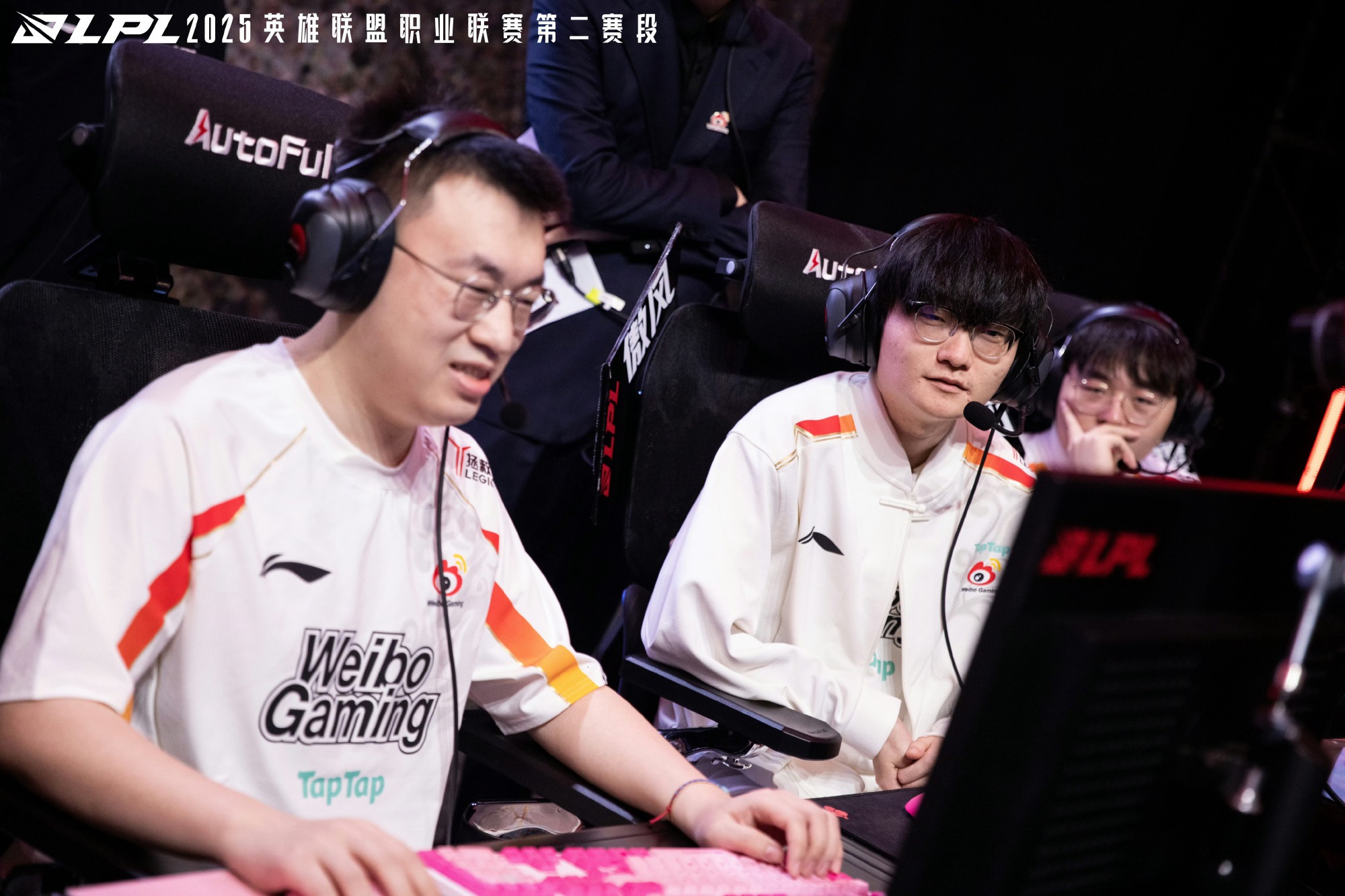 V5轻取WBG，BDD团战一打五强强对话四强赛，引爆全场热议