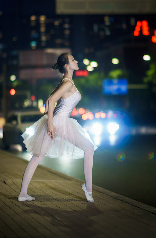 约基奇制霸赛场！三双MVP，雷霆119-94强势终结上海队悬念